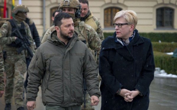 Литва готова надіслати в Україні військових інструкторів
Литва готова надіслати в Україні військових інструкторів
