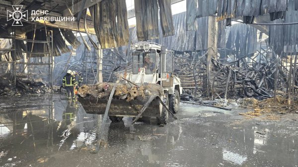 У Харкові після авіаудару загасили пожежу в "Епіцентрі", кількість жертв зростає (оновлено)
                                