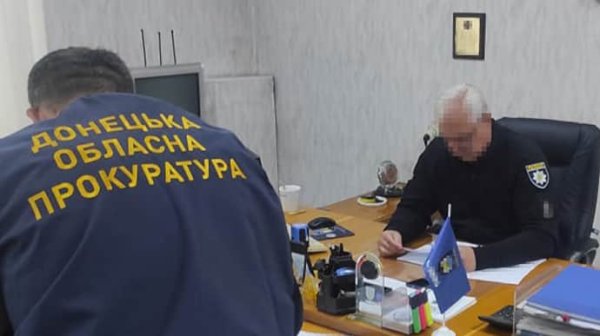 В Донецкой области полицейские незаконно насчитали почти 2,7 млн "боевых" В Донецкой области полицейские незаконно насчитали почти 2,7 млн "боевых"