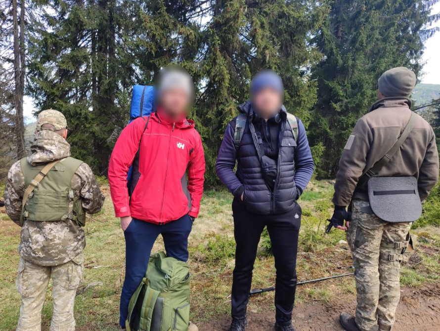 Мешканців яких областей затримали при нових спробах втечі з України через Закарпаття?