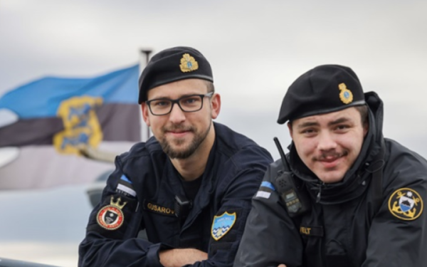 У британських водах розпочинаються навчання Україна-НАТО "Сі Бриз"
У британських водах розпочинаються навчання Україна-НАТО "Сі Бриз"