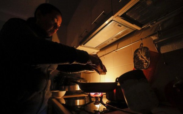 Завтра в усіх областях діятимуть графіки відключень
Завтра в усіх областях діятимуть графіки відключень
