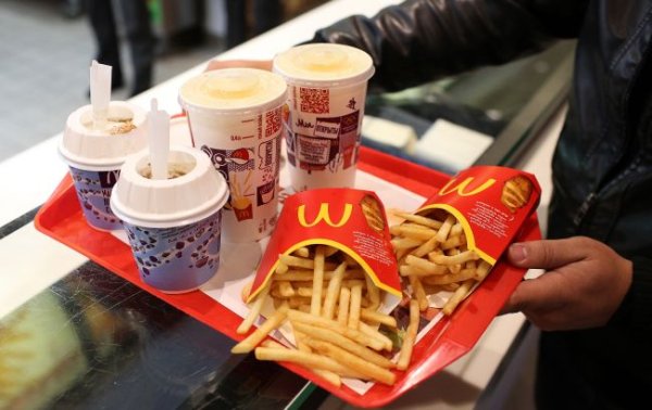 McDonald's на Центральном вокзале Киева закрывают: в чем причина и когда снова откроют
McDonald's на Центральном вокзале Киева закрывают: в чем причина и когда снова откроют