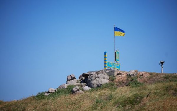 СБУ показала уникальные кадры спецоперации по освобождению Змеиного
СБУ показала уникальные кадры спецоперации по освобождению Змеиного