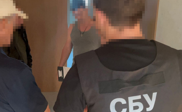Разворовывал средства на закупке бронежилетов: правоохранители разоблачили чиновника из Укрэнерго
Разворовывал средства на закупке бронежилетов: правоохранители разоблачили чиновника из Укрэнерго