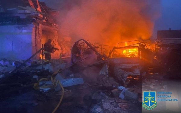 На Київщині внаслідок обстрілу сталося займання на промисловому об'єкті
На Київщині внаслідок обстрілу сталося займання на промисловому об'єкті