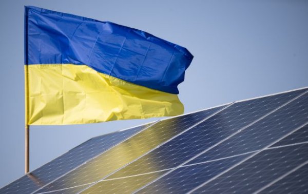 Украинцы могут взять беспроцентный кредит на солнечные панели: детали решения Кабмина
Украинцы могут взять беспроцентный кредит на солнечные панели: детали решения Кабмина