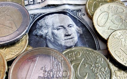 Курс валют на 26 июня: сколько стоят доллар, евро и злотый
Курс валют на 26 июня: сколько стоят доллар, евро и злотый