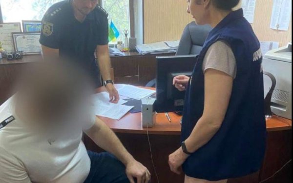 У Харкові затримали чоловіка, якого підозрюють у спробі вплинути на рішення ВЛК
У Харкові затримали чоловіка, якого підозрюють у спробі вплинути на рішення ВЛК