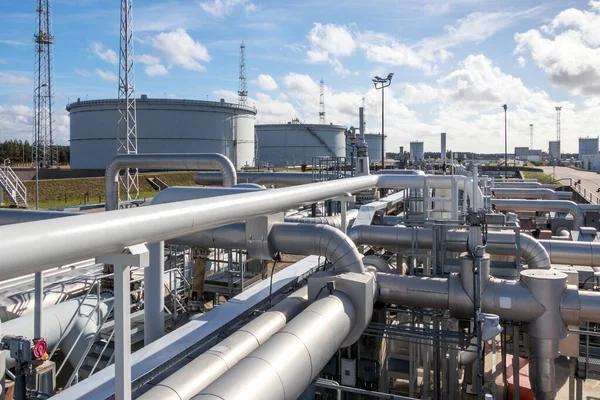 россия обогнала США по поставкам газа в ЕС впервые почти за два года
россия обогнала США по поставкам газа в ЕС впервые почти за два года