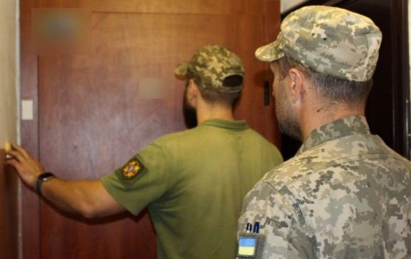 Не только вручить повестку. Какие полномочия имеют ТЦК и СП: список
Не только вручить повестку. Какие полномочия имеют ТЦК и СП: список