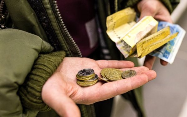 Что делать, если в вашем кошельке оказалась изношенная банкнота гривны
Что делать, если в вашем кошельке оказалась изношенная банкнота гривны