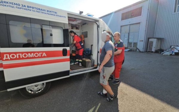 Унаслідок ворожого обстрілу Херсона постраждали цивільні
Унаслідок ворожого обстрілу Херсона постраждали цивільні