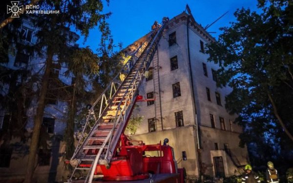 У Харкові зросла кількість загиблих від удару по п'ятиповерхівці (доповнено)
У Харкові зросла кількість загиблих від удару по п'ятиповерхівці (доповнено)