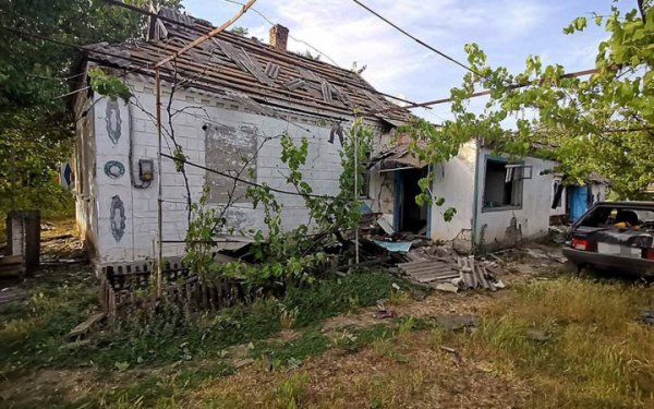 Окупанти обстріляли 8 населених пунктів Запорізької області, поранені люди
Окупанти обстріляли 8 населених пунктів Запорізької області, поранені люди