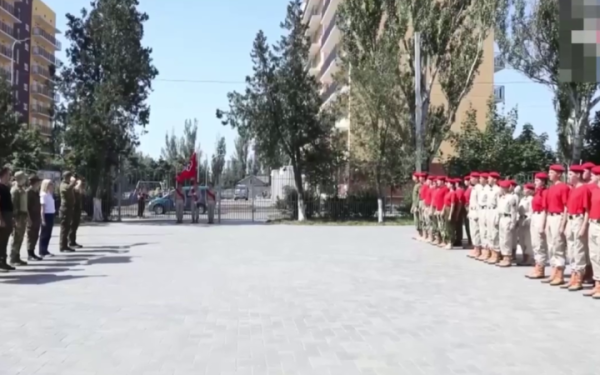 Маріупольських школярів готують до служби в російській армії, - міськрада Маріуполя
Маріупольських школярів готують до служби в російській армії, - міськрада Маріуполя