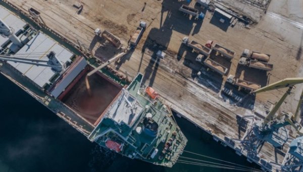 Українським морським коридором вже перевезли 55 мільйонів тонн вантажів Українським морським коридором вже перевезли 55 мільйонів тонн вантажів