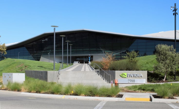 Nvidia потеряла рыночную стоимость более чем на $500 миллиардов
Nvidia потеряла рыночную стоимость более чем на $500 миллиардов