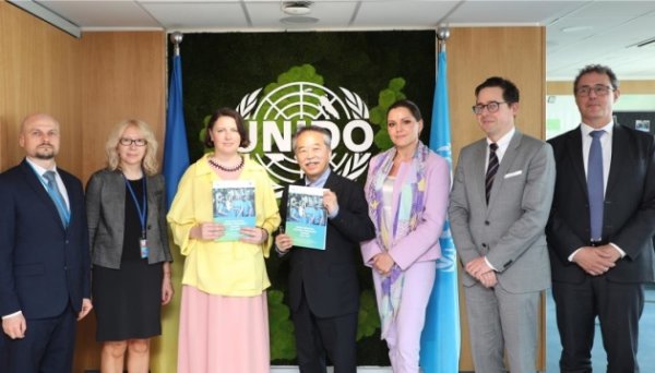 Україна та UNIDO підписали програму зеленого відновлення української промисловості Україна та UNIDO підписали програму зеленого відновлення української промисловості