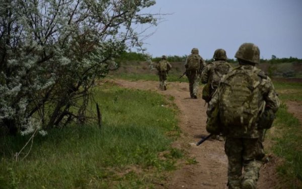 Ворог сьогодні 81 раз намагався атакувати позиції ЗСУ, ‒ Генштаб
Ворог сьогодні 81 раз намагався атакувати позиції ЗСУ, ‒ Генштаб