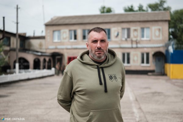 "Чтобы запомнили не зэком". Почему заключенные идут на фронт и какой будет их служба
"Чтобы запомнили не зэком". Почему заключенные идут на фронт и какой будет их служба