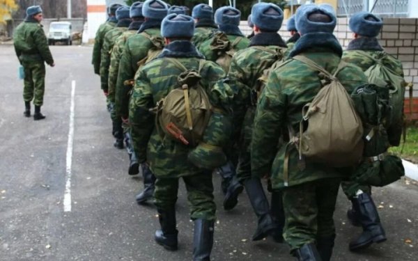 У тимчасово окупованому Генічеську росіяни розгорнули пересувні мобілізаційні пункти
У тимчасово окупованому Генічеську росіяни розгорнули пересувні мобілізаційні пункти