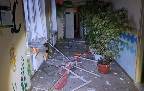 Через артобстріл Нікополя пошкоджені ліцей і дитсадок
                                