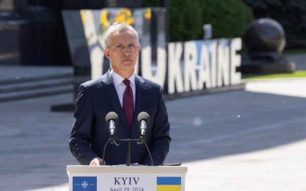 Генсек НАТО: Україна може знищувати ракетні установки, якими РФ обстрілює Харків
Генсек НАТО: Україна може знищувати ракетні установки, якими РФ обстрілює Харків