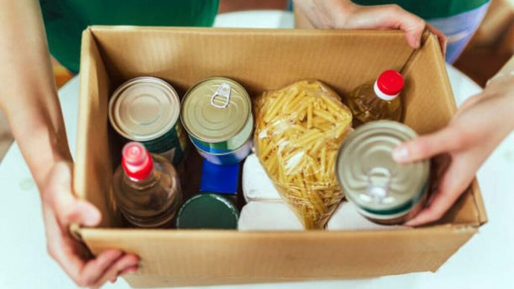 Хто може отримати нові продуктові набори у Запорізькій області: головні контакти, адреси та реєстрація