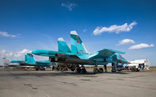 У Росії розбився винищувач Су-34 під час тренувального польоту
У Росії розбився винищувач Су-34 під час тренувального польоту