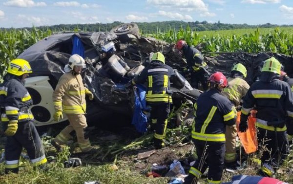 В Ровенском районе произошло ДТП: погибли 14 человек
В Ровенском районе произошло ДТП: погибли 14 человек