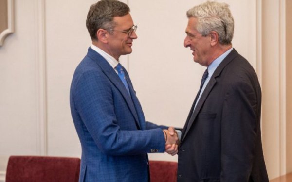 Глава МЗСУ і Верховний комісар ООН оголосили про запуск онлайн-платформи для біженців "Україна – це Дім"
Глава МЗСУ і Верховний комісар ООН оголосили про запуск онлайн-платформи для біженців "Україна – це Дім"