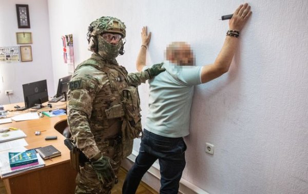 Антикоррупционное подразделение Гостаможслужбы запустило коррупцию: проходят обыски и задержания топ-чиновников
Антикоррупционное подразделение Гостаможслужбы запустило коррупцию: проходят обыски и задержания топ-чиновников