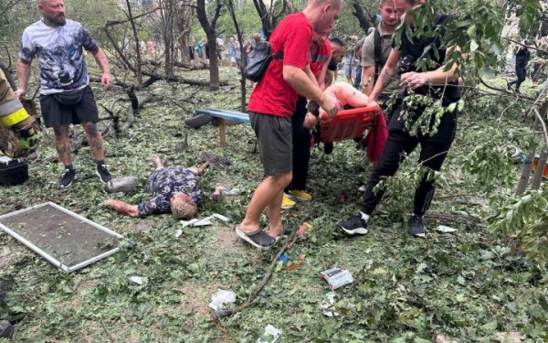 Головне за п’ятницю, 19 липня: удар по Миколаєву, збиття російського Су-25, замах на Ірину Фаріон
Головне за п’ятницю, 19 липня: удар по Миколаєву, збиття російського Су-25, замах на Ірину Фаріон
