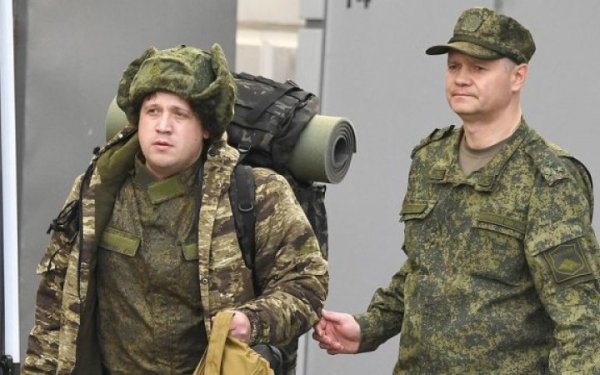РФ розробляє систему запобігання втечі з країни потенційних призовників у разі оголошення мобілізації
РФ розробляє систему запобігання втечі з країни потенційних призовників у разі оголошення мобілізації