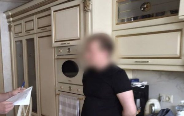 СБУ задержала экс-прокурора. Его объявили в розыск после громкой свадьбы во Львове
СБУ задержала экс-прокурора. Его объявили в розыск после громкой свадьбы во Львове