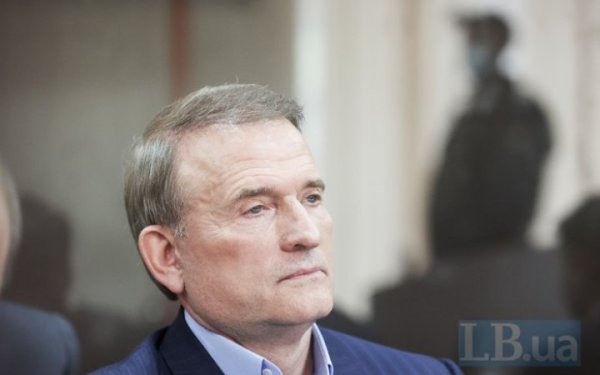 Медведчуку та спільникам повідомлено про підозру у заволодінні нафтопроводом “Самара-Західний напрямок”
Медведчуку та спільникам повідомлено про підозру у заволодінні нафтопроводом “Самара-Західний напрямок”