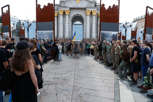 У Києві попрощалися з бойовим медиком із Великобританії Пітером Фуше
У Києві попрощалися з бойовим медиком із Великобританії Пітером Фуше