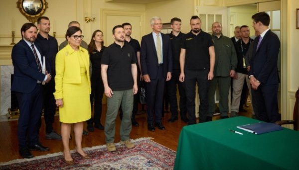 Зеленський зустрівся з представниками оборонних компаній США - про що говорили Зеленський зустрівся з представниками оборонних компаній США - про що говорили
