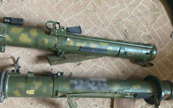 Поліцейські затримали у Херсоні підозрюваного у торгівлі зброєю
Поліцейські затримали у Херсоні підозрюваного у торгівлі зброєю