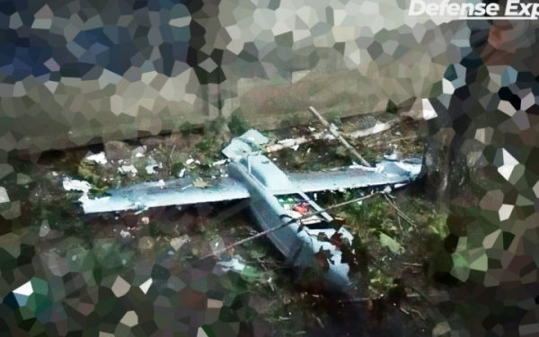 Defense Express: Київ минулої ночі атакував ворожий безпілотник нової моделі. Зараз його рештки досліджують
Defense Express: Київ минулої ночі атакував ворожий безпілотник нової моделі. Зараз його рештки досліджують