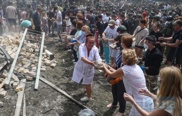 Масована ракетна атака росіян по Києву. Фото- й відеорепортаж з Охматдиту
Масована ракетна атака росіян по Києву. Фото- й відеорепортаж з Охматдиту