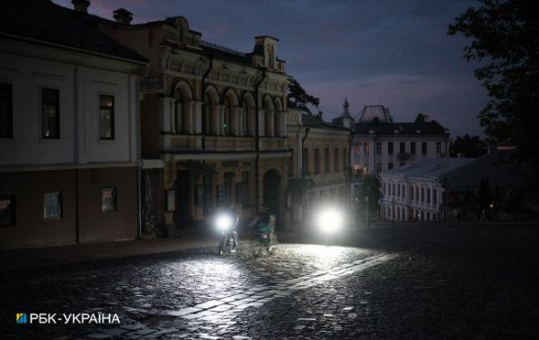 Жесткие ограничения на 10 часов. Как завтра будут действовать графики отключений света
Жесткие ограничения на 10 часов. Как завтра будут действовать графики отключений света