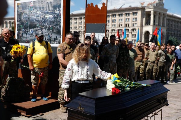 У Києві попрощалися з бойовим медиком із Великобританії Пітером Фуше
У Києві попрощалися з бойовим медиком із Великобританії Пітером Фуше