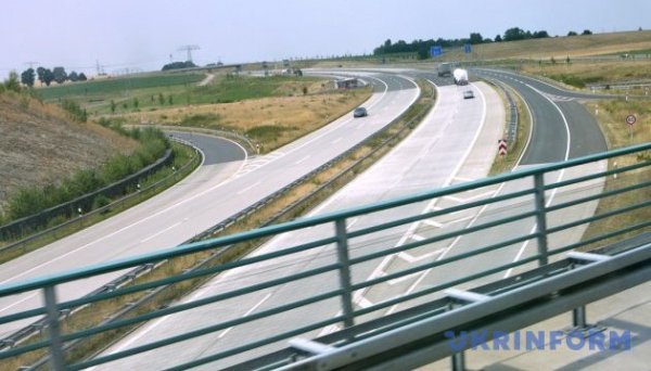 ЄС інвестує €7 мільярдів у власні транспортні мережі та «коридори солідарності» з Україною ЄС інвестує €7 мільярдів у власні транспортні мережі та «коридори солідарності» з Україною