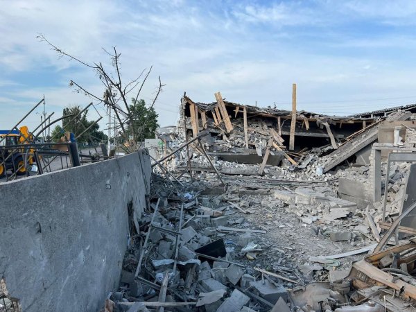 На Лиман у Донецькій області росіяни скинули два ФАБи, поранені п'ятеро жителів
                                