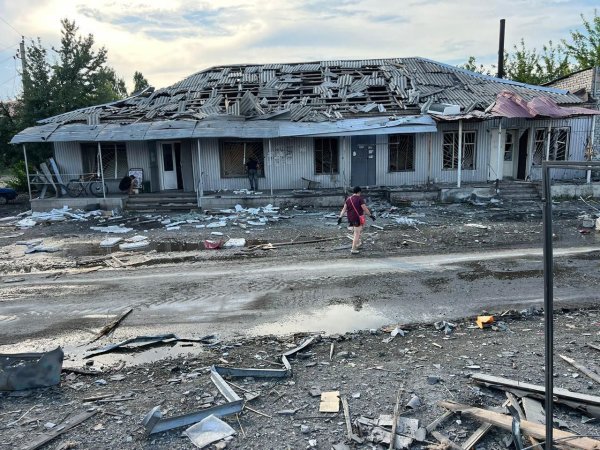 На Лиман у Донецькій області росіяни скинули два ФАБи, поранені п'ятеро жителів
                                