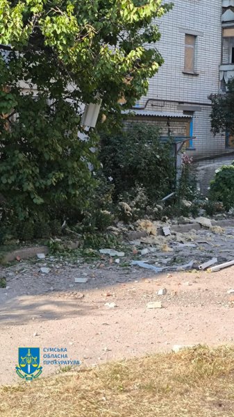 Росіяни обстріляли житлові квартали Білопілля на Сумщині, є потерпілі
Росіяни обстріляли житлові квартали Білопілля на Сумщині, є потерпілі