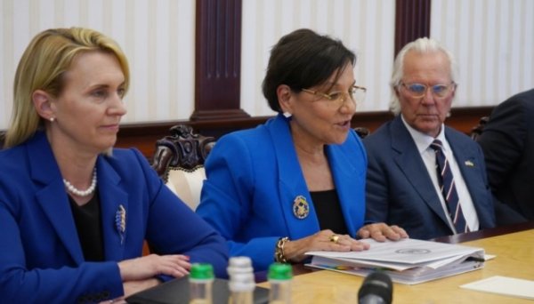 Бізнес дивиться на майбутнє економіки України і оптимістично, і реалістично - Пріцкер Бізнес дивиться на майбутнє економіки України і оптимістично, і реалістично - Пріцкер