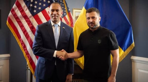 Зеленский встретился с членами Палаты представителей Конгресса США Зеленский встретился с членами Палаты представителей Конгресса США